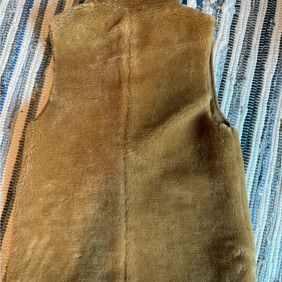 Jcrew furry teddy vest. - Picture 2 of 5
